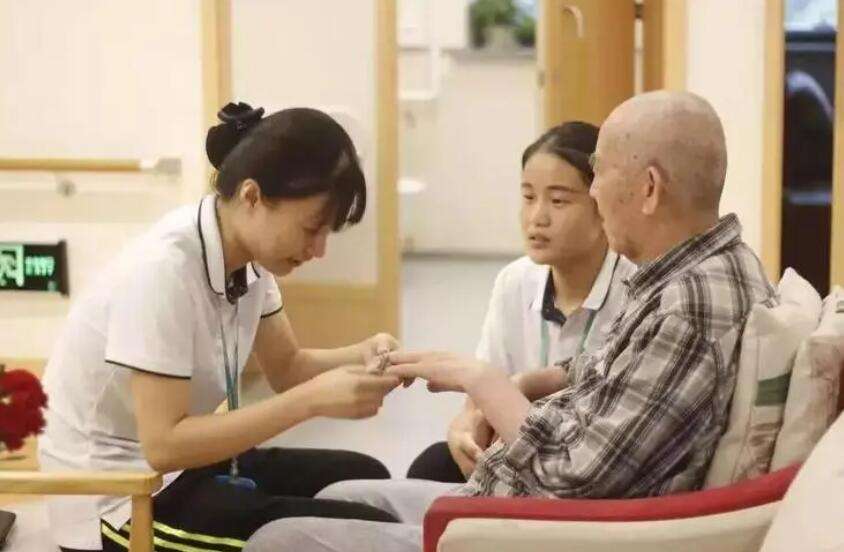 ˷չ팣I